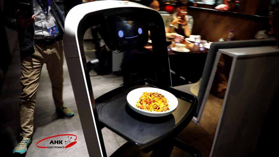 ربات سرآشپز در رستوران چینی